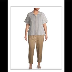 BNWT Terra & Sky Beige Capris